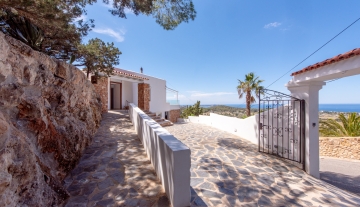 Resa estates Ibiza san Jose te koop villa main entrance home.jpg
